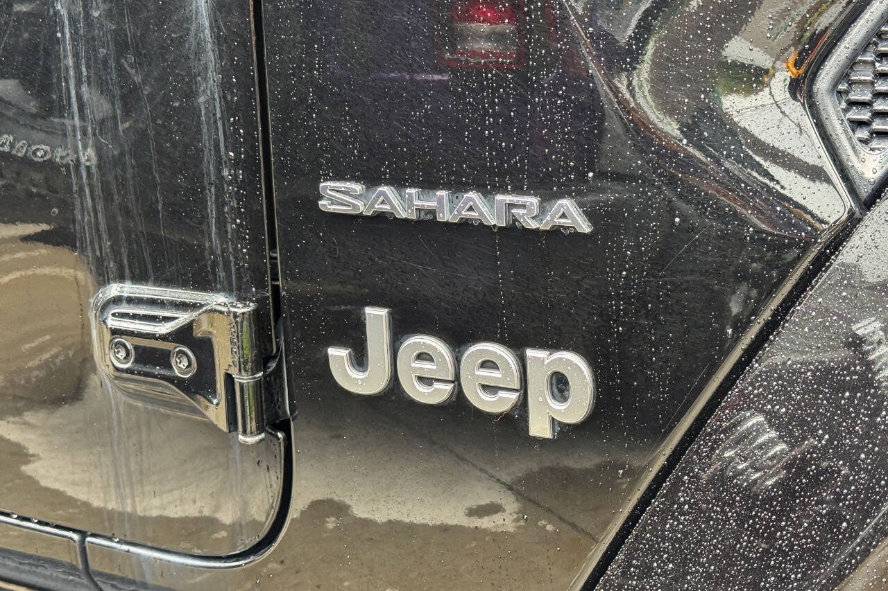 Used 2019 Jeep Wrangler Unlimited Sahara w/ Uconnect 4C Nav & Sound Group AWD/4WD image 7