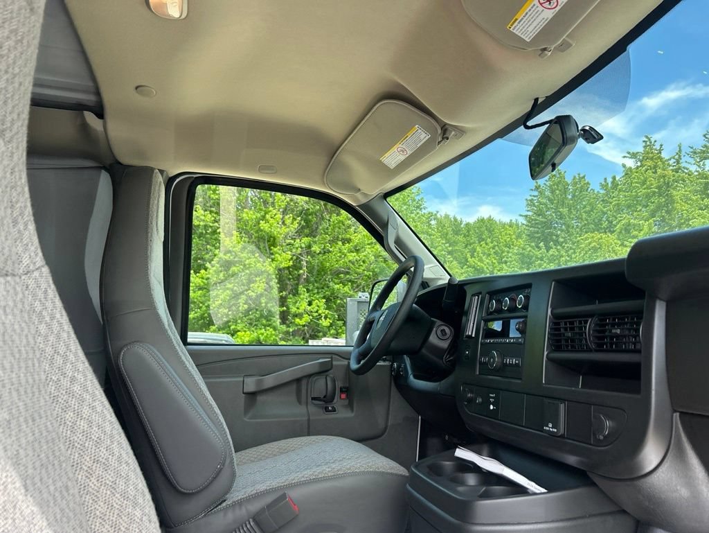 New 2026 GMC Savana 2500 w/ Driver Convenience Package RWD image 20