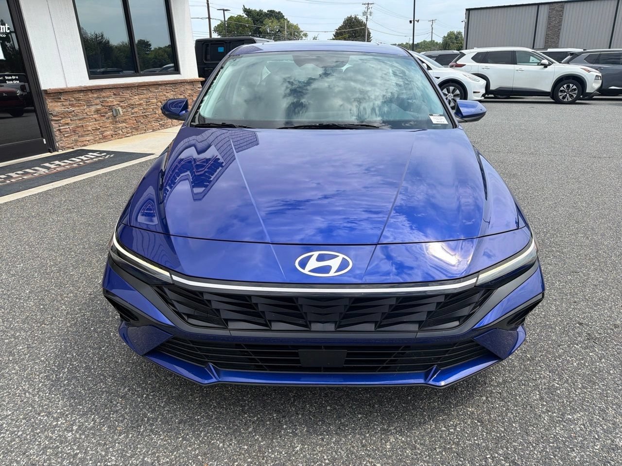 Used 2025 Hyundai Elantra SEL FWD image 12