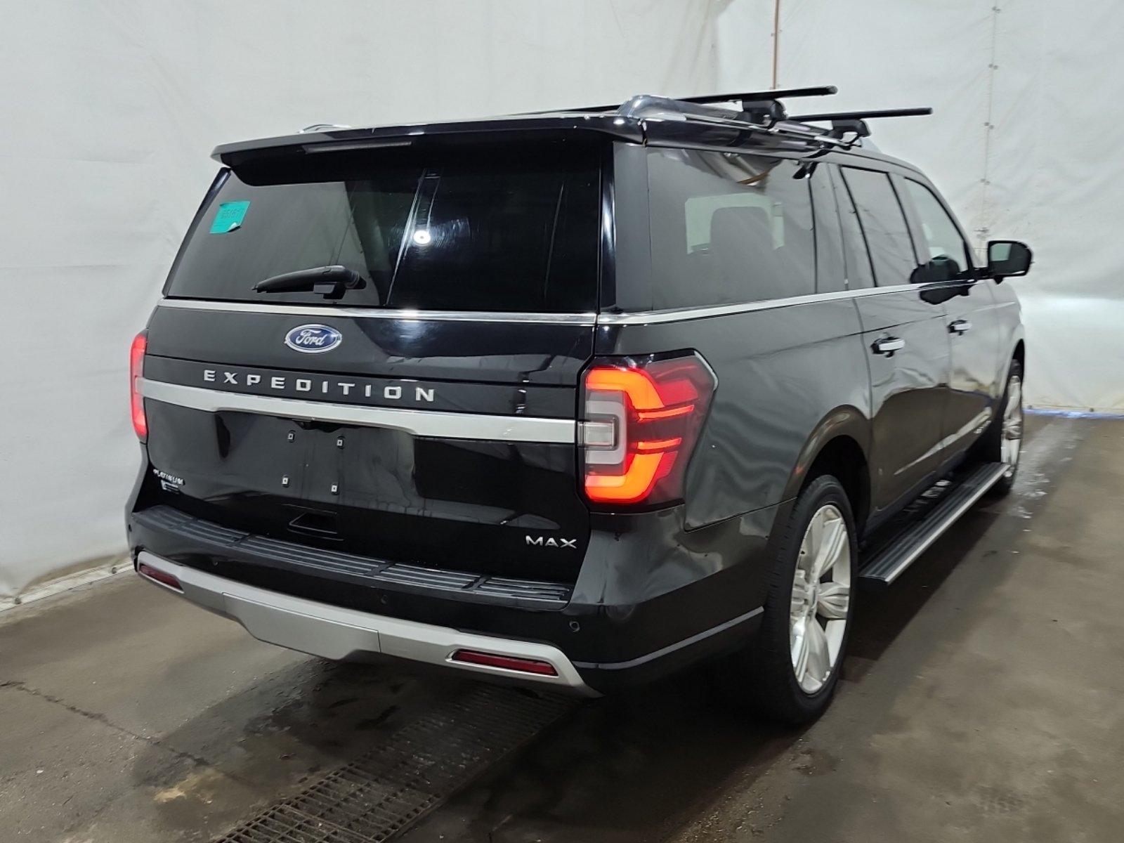 Used 2022 Ford Expedition Max Platinum AWD/4WD image 3