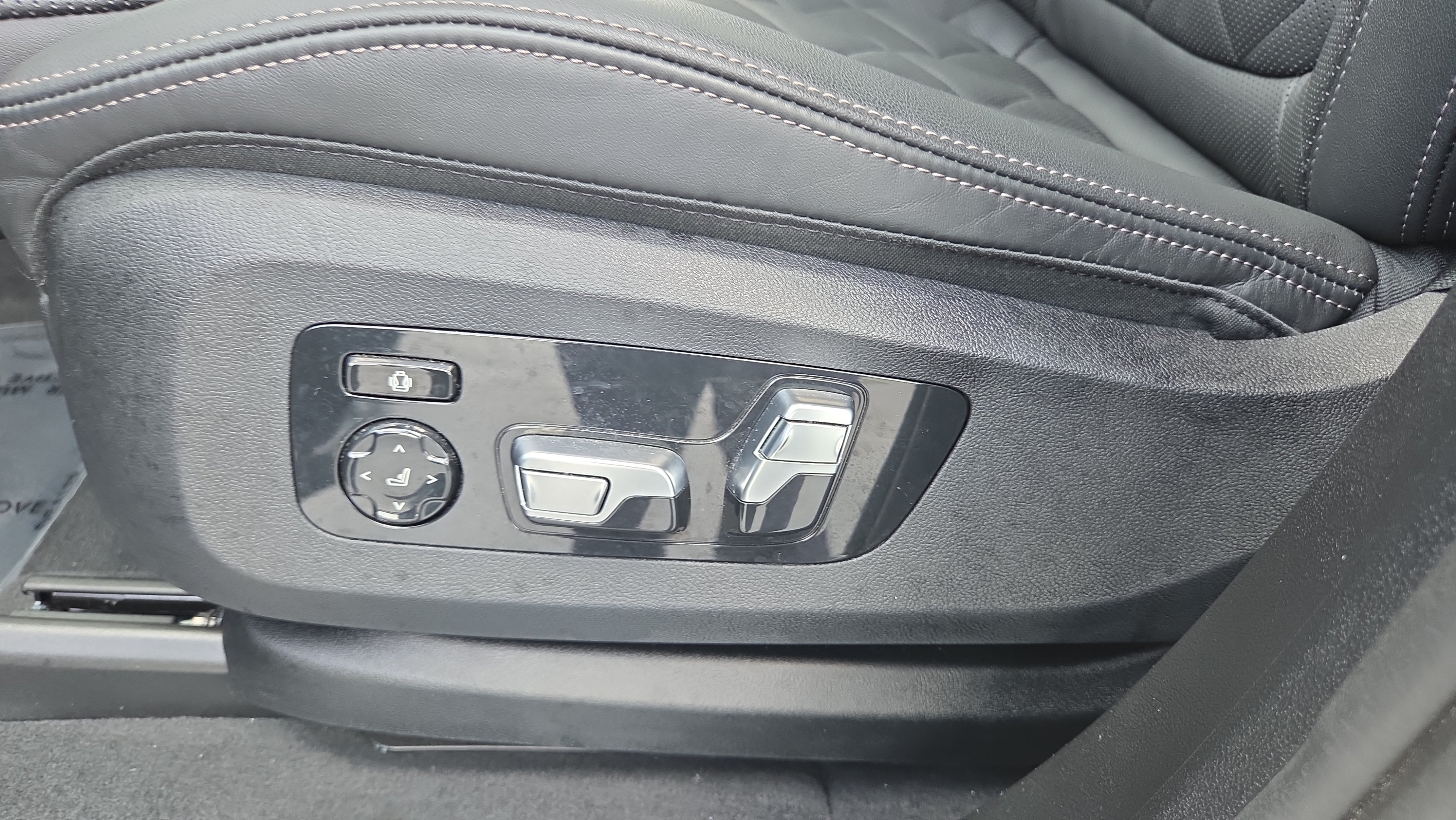 Used 2025 BMW X5 sDrive40i RWD image 36
