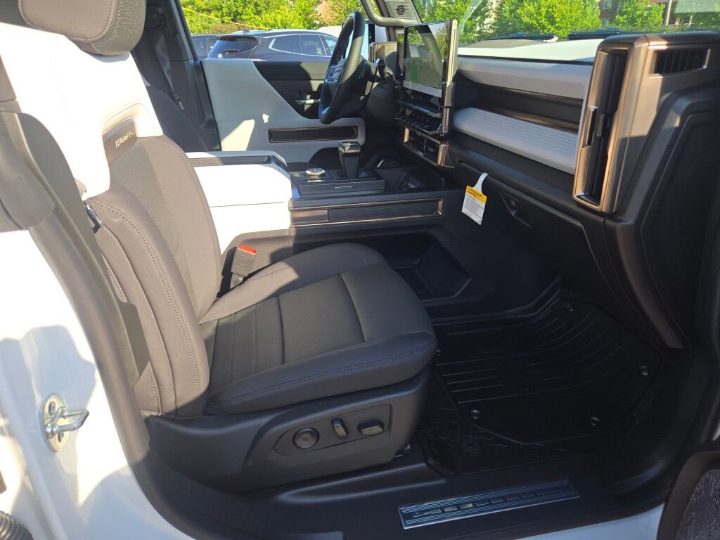 New 2025 GMC Hummer EV 2X image 7