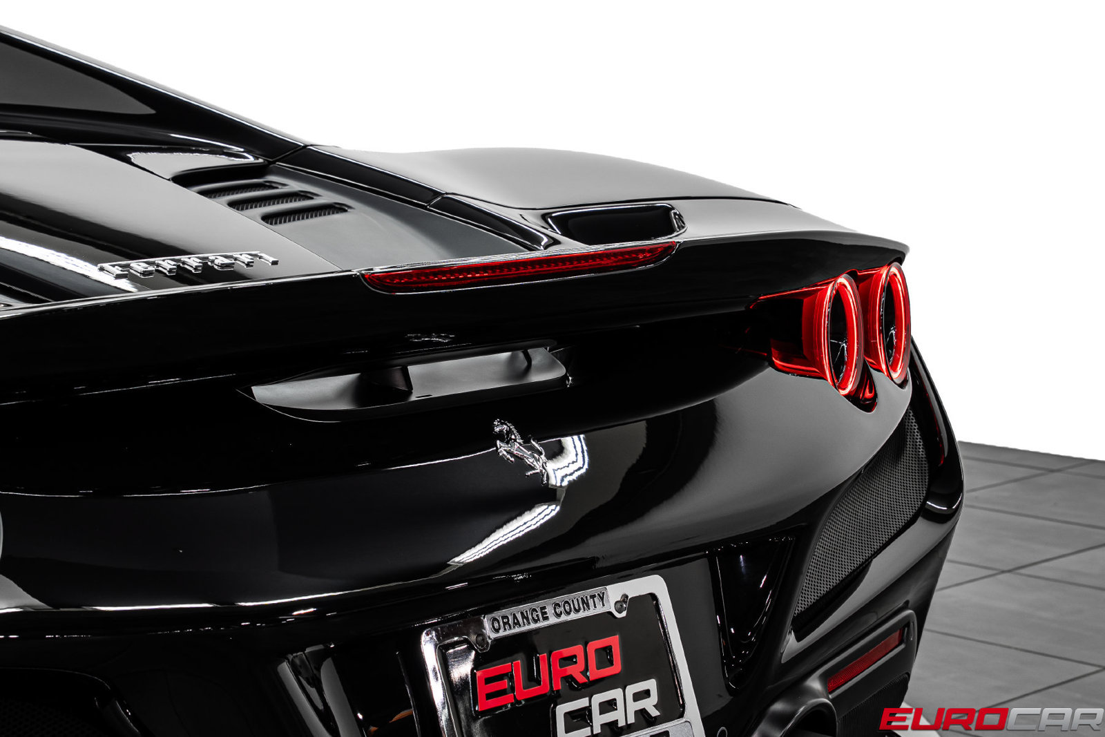 Used 2022 Ferrari F8 Tributo RWD image 24