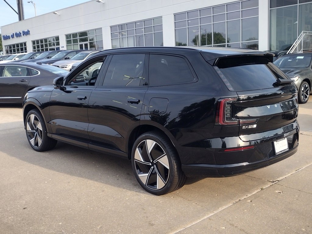 New 2025 Volvo EX90 Plus image 8