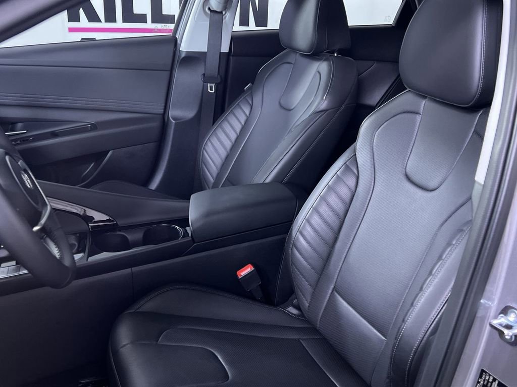 Used 2025 Hyundai Elantra Limited image 11