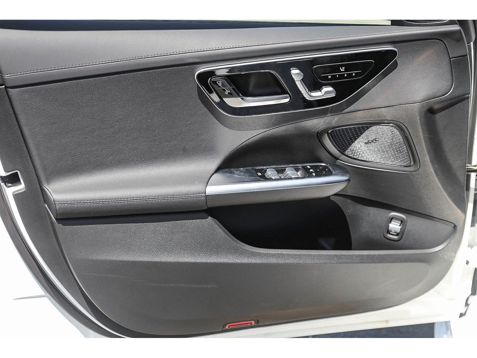 New 2026 Mercedes-Benz C 300 4MATIC Sedan image 19