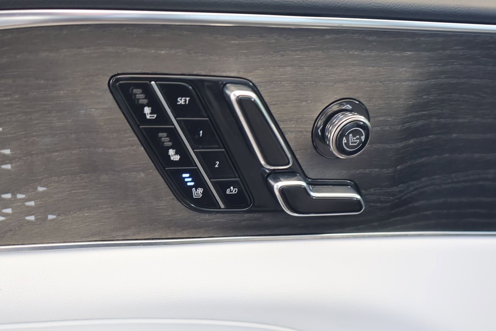 Certified 2023 Cadillac Lyriq 2WD image 11