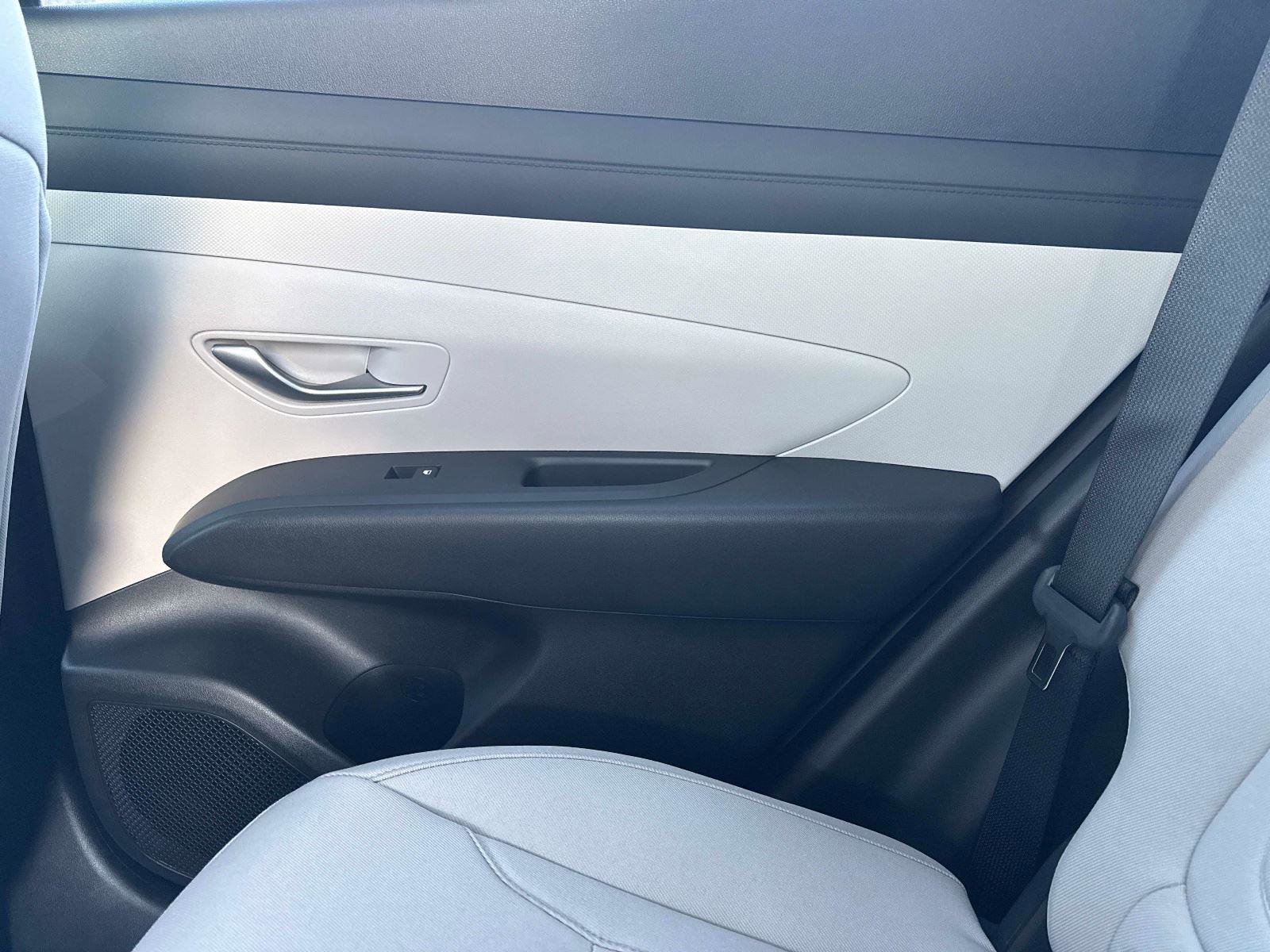 Certified 2025 Hyundai Tucson SE image 15