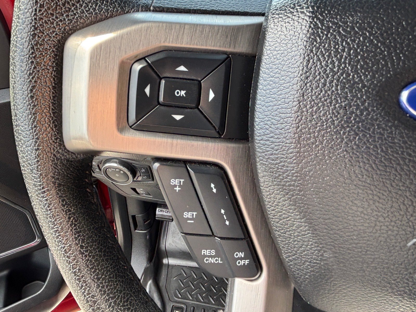 Used 2015 Ford F150 Platinum w/ Equipment Group 701A Luxury AWD/4WD image 23