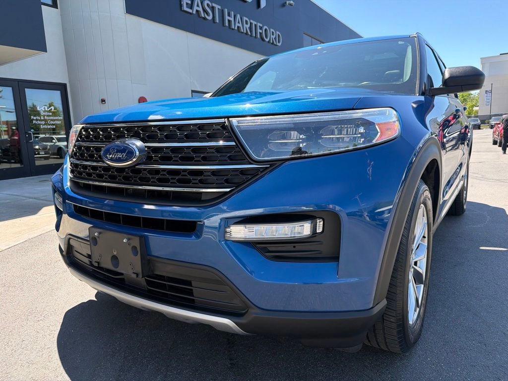 Used 2020 Ford Explorer XLT w/ Equipment Group 202A AWD/4WD image 3