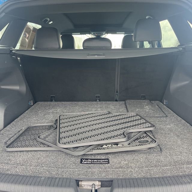 Used 2024 Volkswagen Atlas Cross Sport SEL R-Line image 18