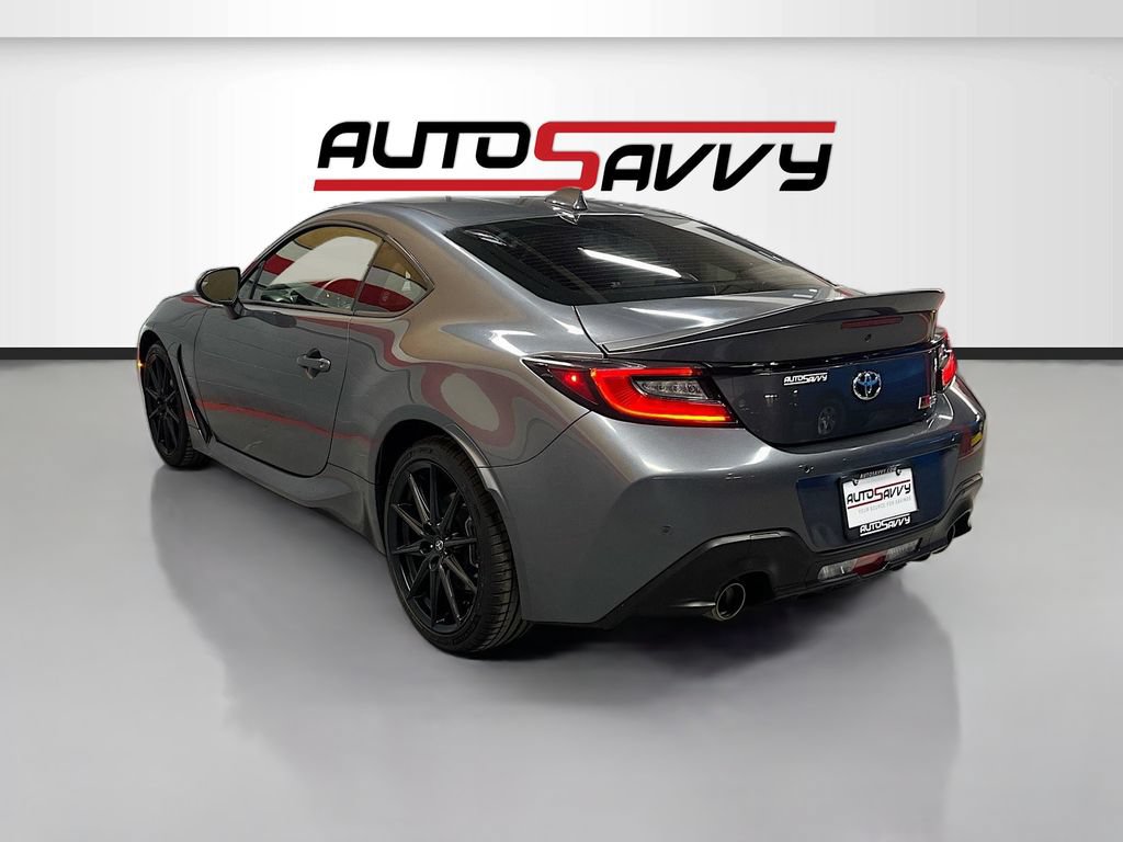 Used 2024 Toyota GR86 Premium RWD image 5
