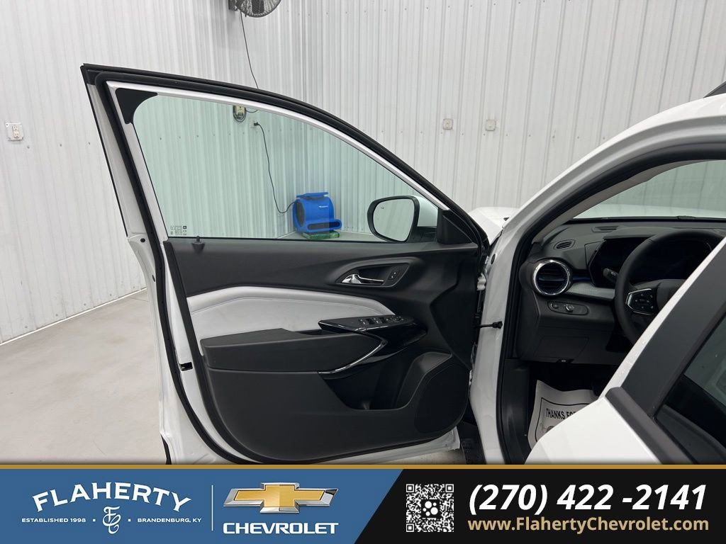 New 2026 Chevrolet Trax LT image 8
