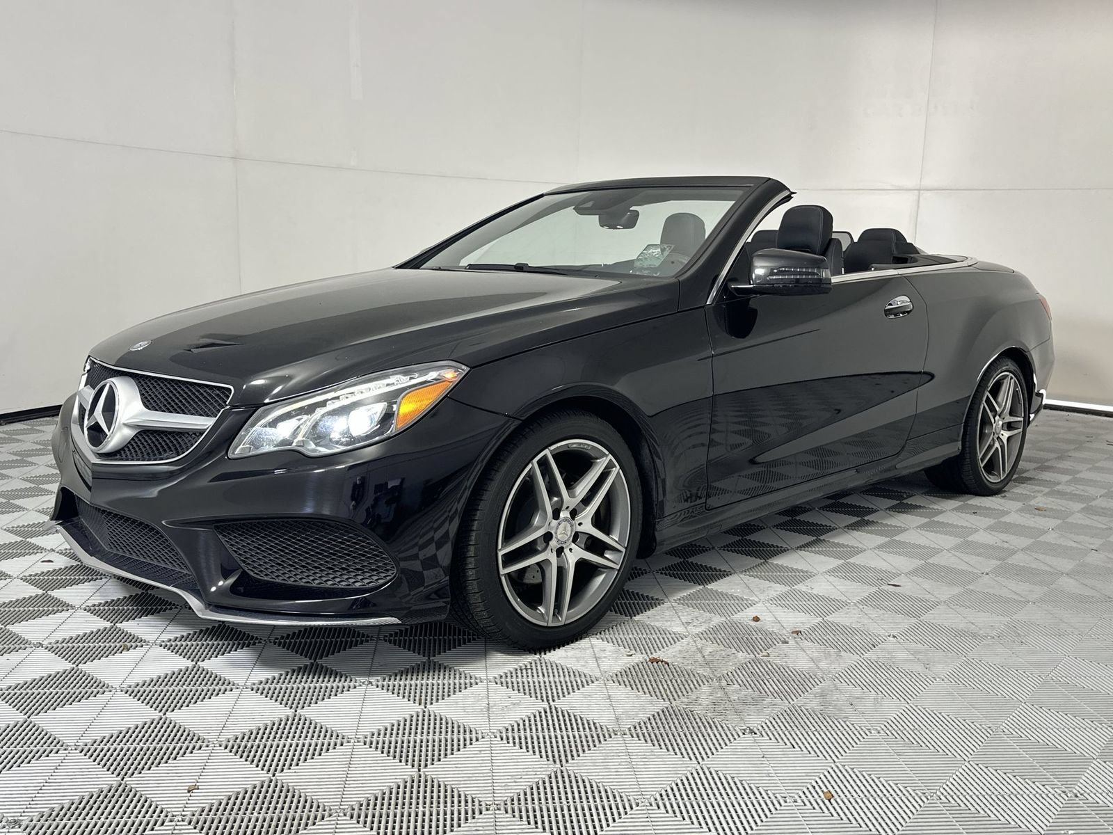 Used 2017 Mercedes-Benz E 400 Cabriolet w/ Premium 2 Package image 4