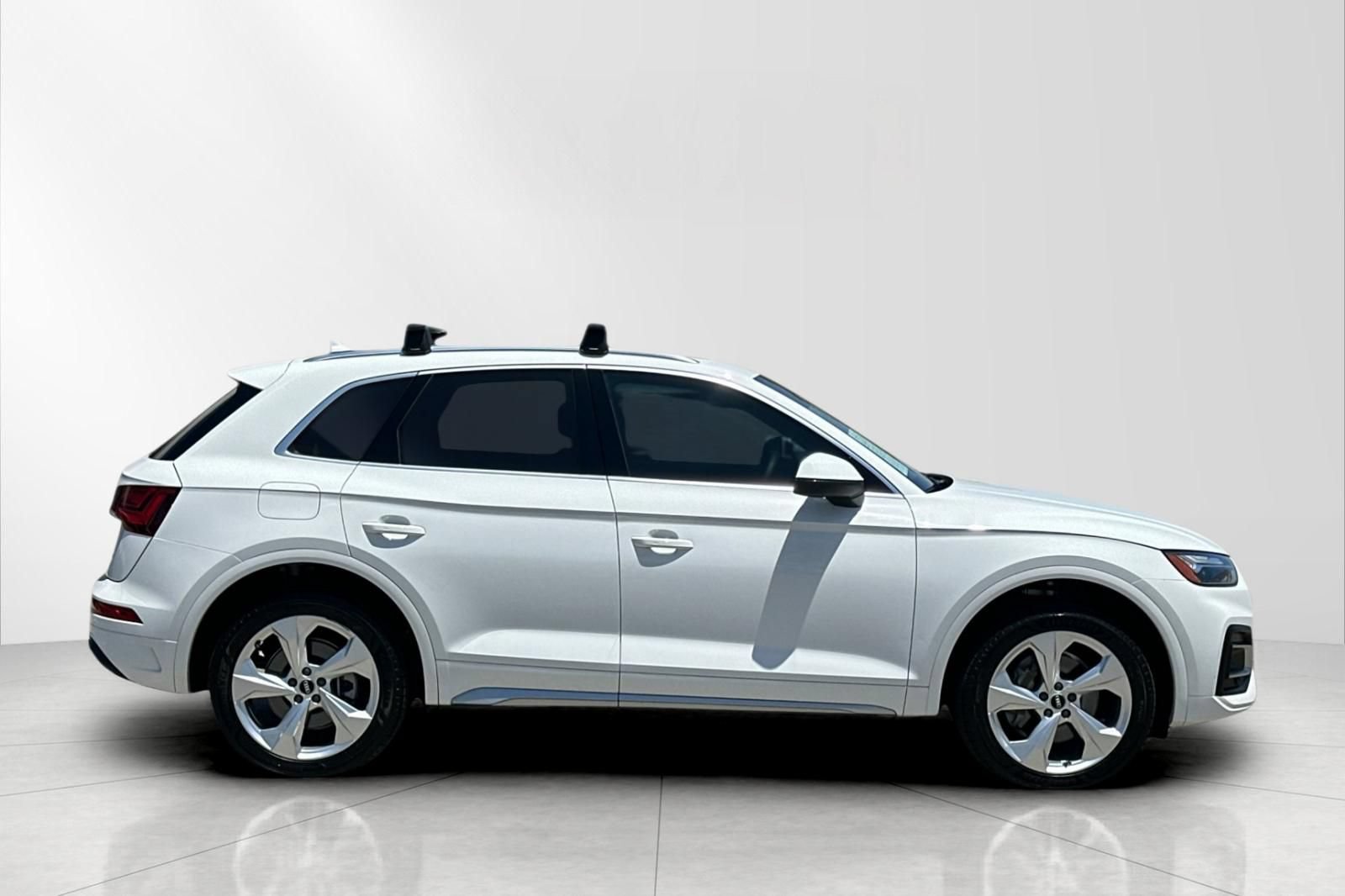 Used 2021 Audi Q5 2.0T Premium Plus w/ Premium Plus Package AWD/4WD image 2