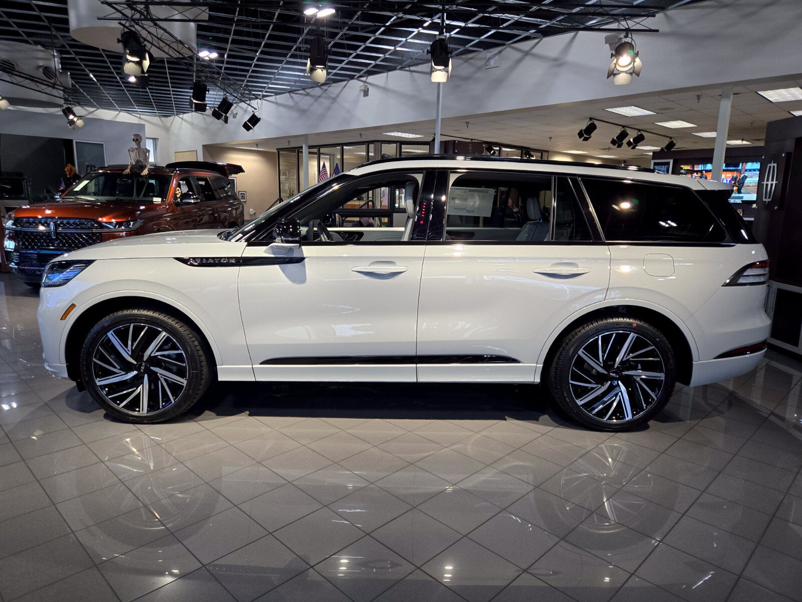 New 2027 Lincoln Aviator Black Label w/ Jet Appearance Package AWD/4WD image 8