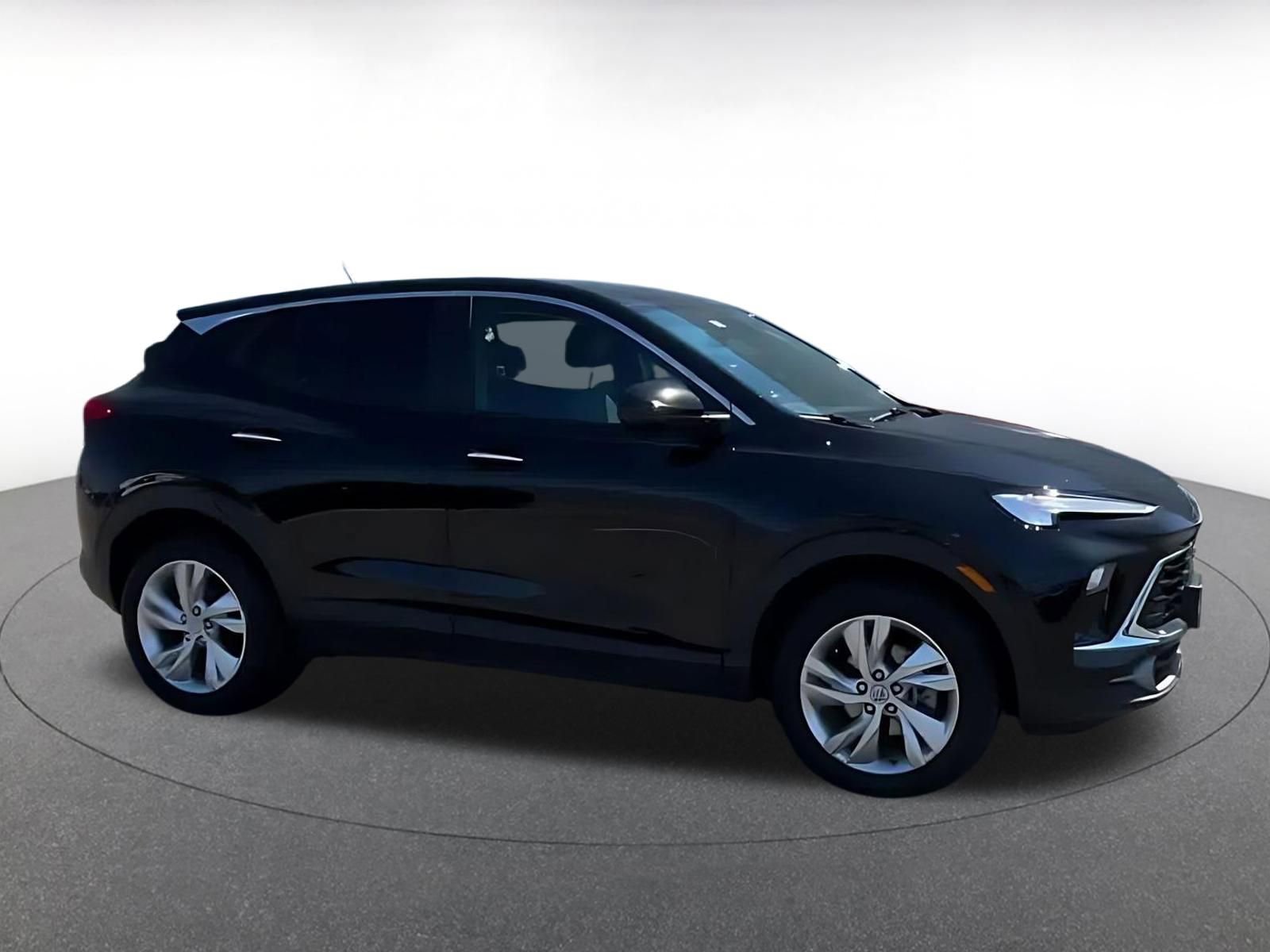 Used 2025 Buick Encore GX Preferred AWD/4WD image 16