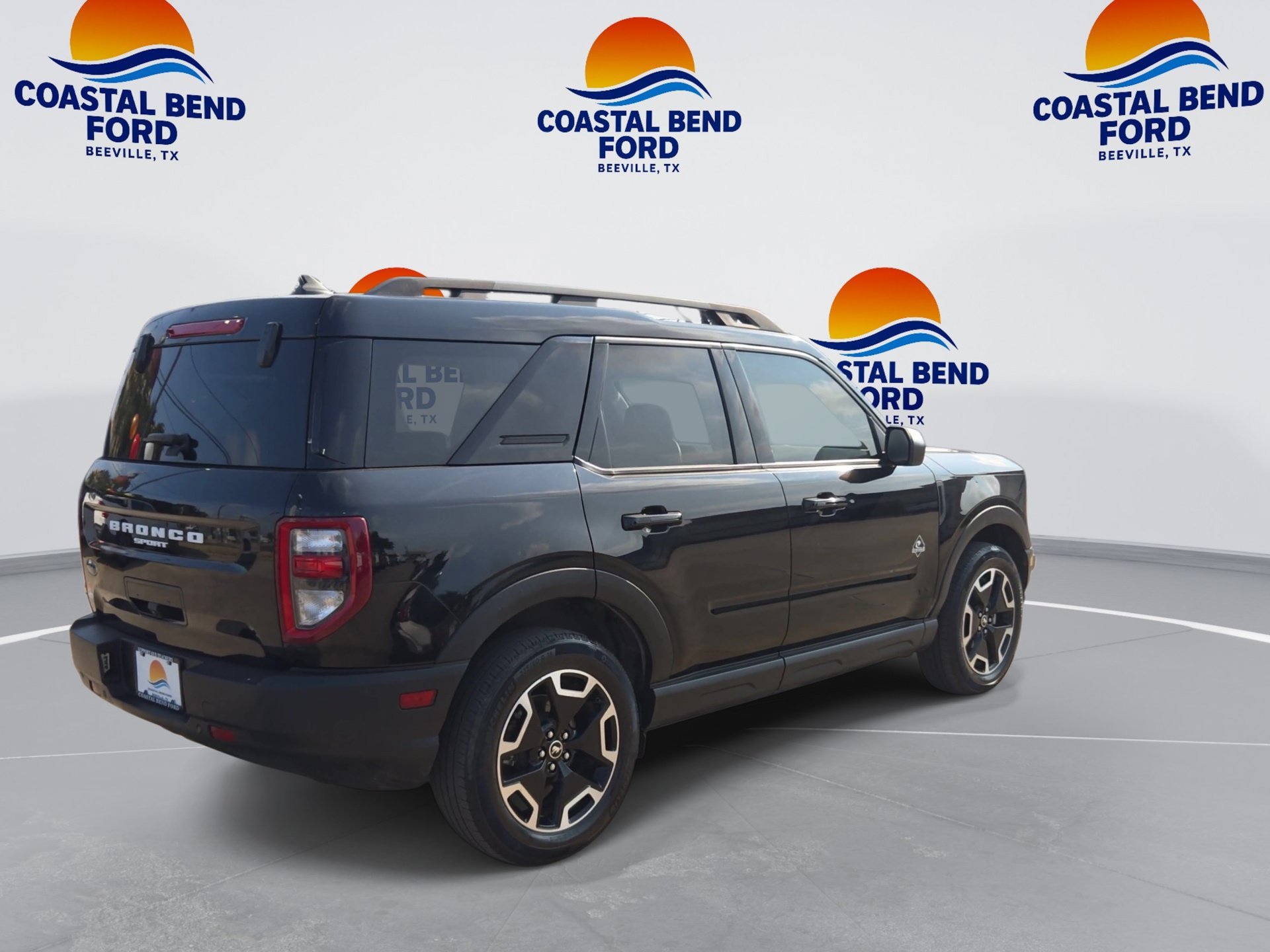 Used 2023 Ford Bronco Sport Outer Banks AWD/4WD image 8
