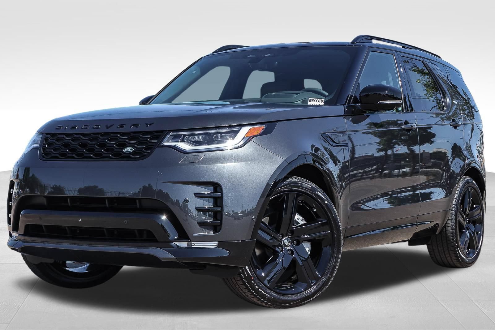 New 2026 Land Rover Discovery Dynamic SE