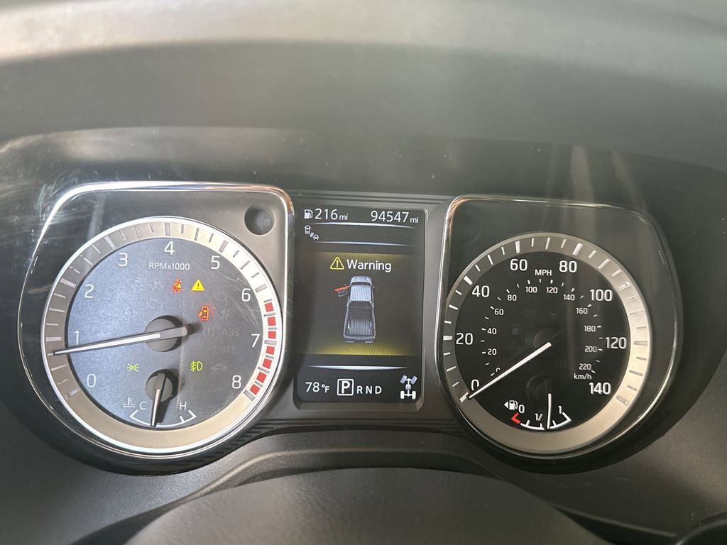 Used 2017 Nissan Titan SL image 39