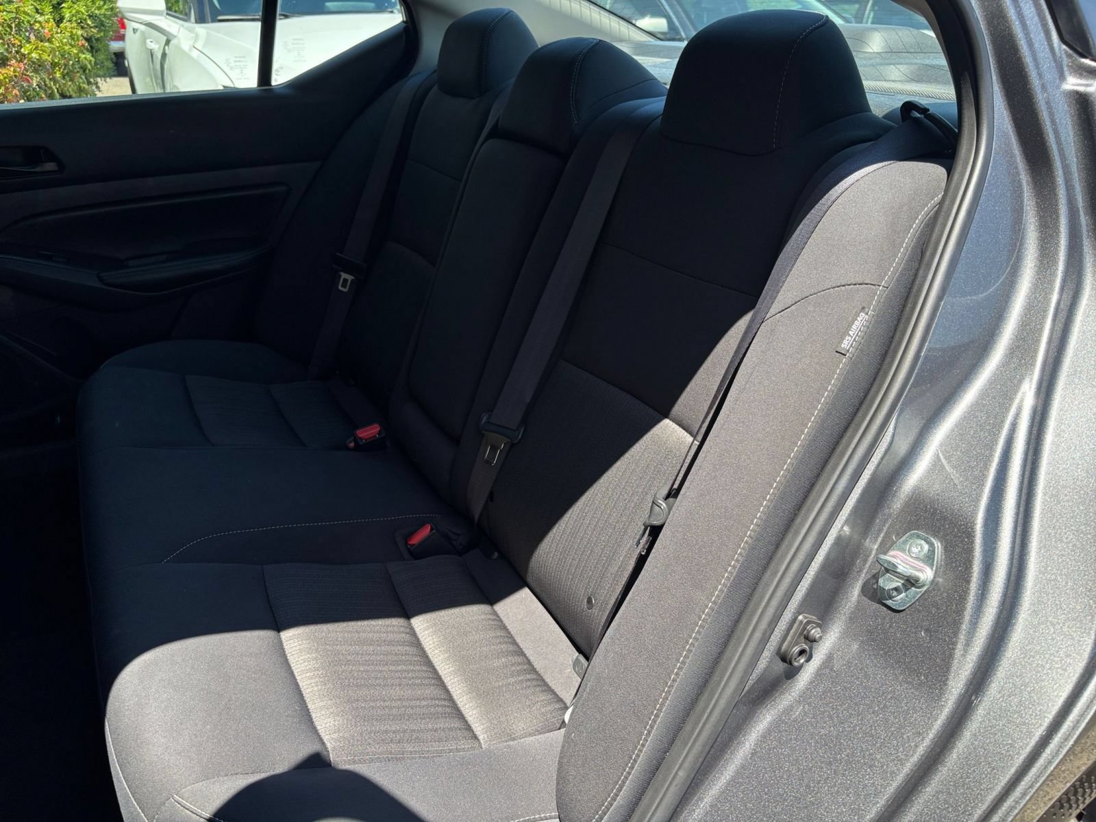Used 2025 Nissan Altima 2.5 SV FWD image 38