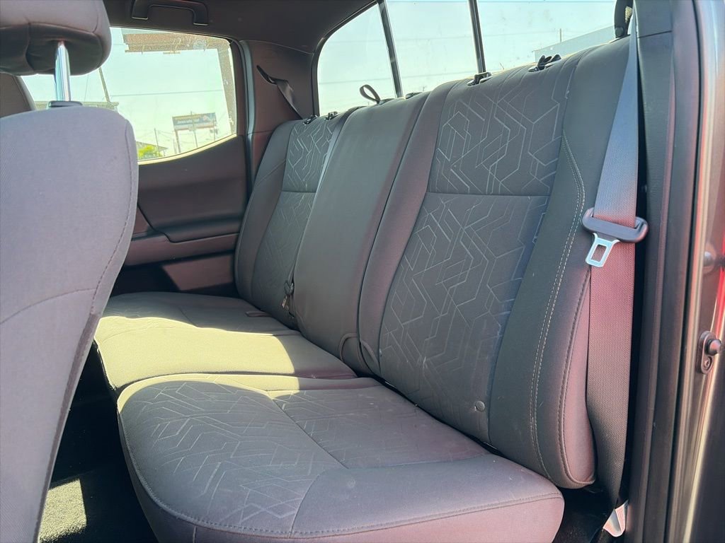 Used 2018 Toyota Tacoma TRD Sport w/ Technology Package image 8