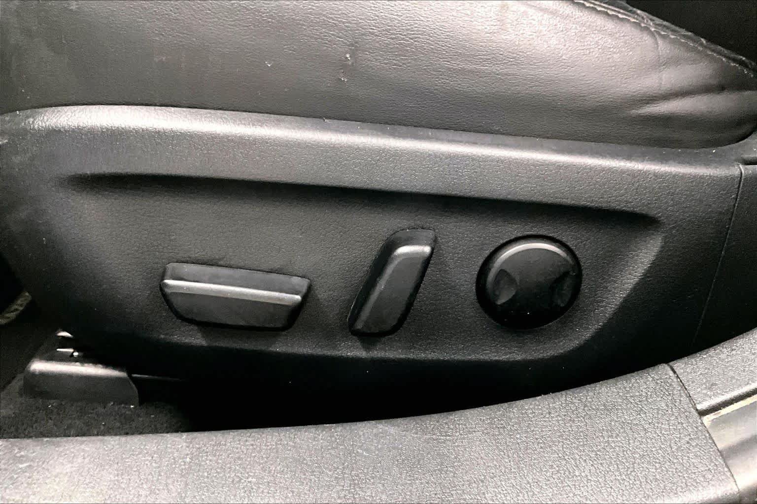 Used 2019 MAZDA MAZDA3 Sedan w/ Premium Package FWD image 30