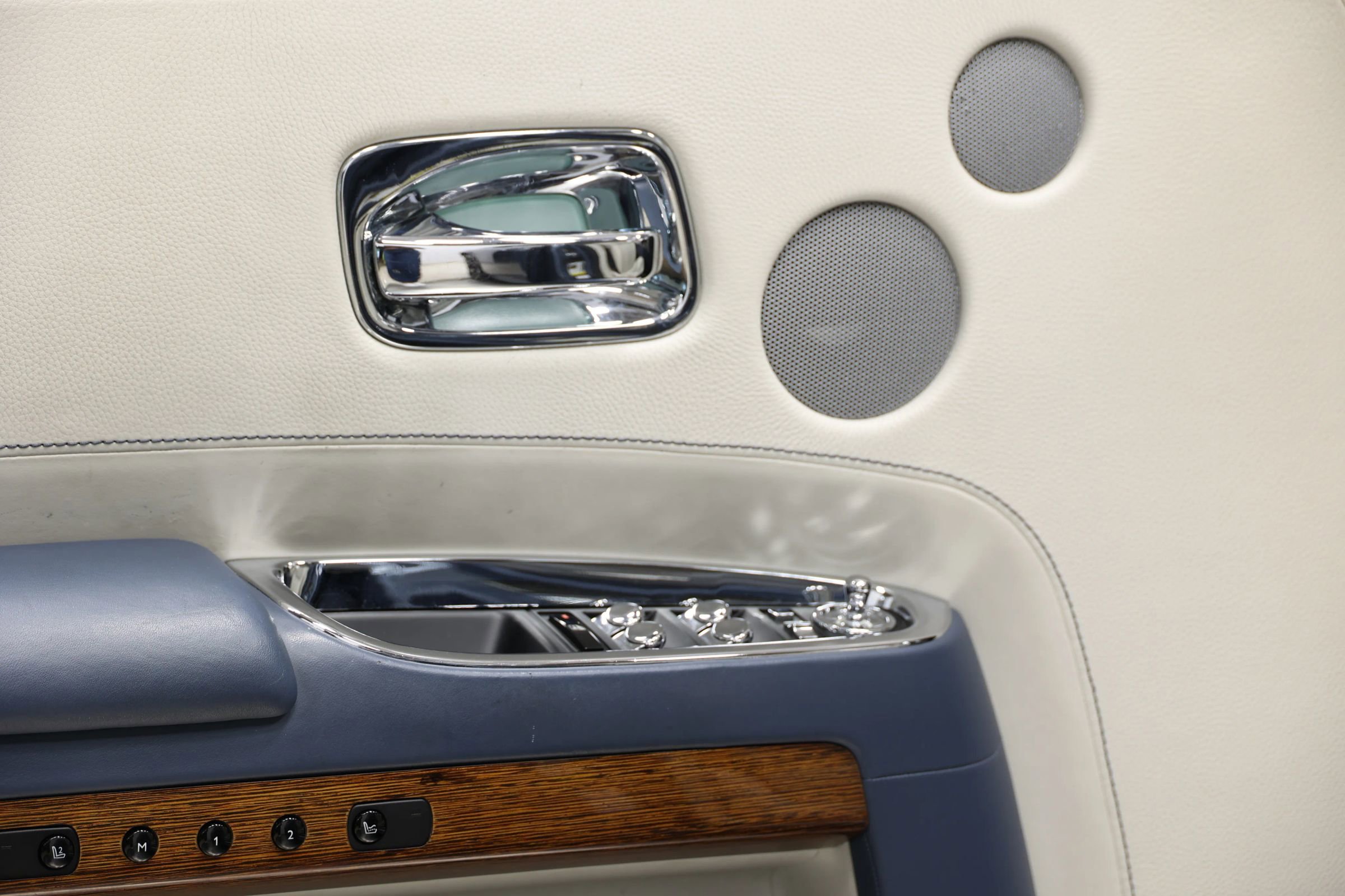 Used 2011 Rolls-Royce Ghost image 12
