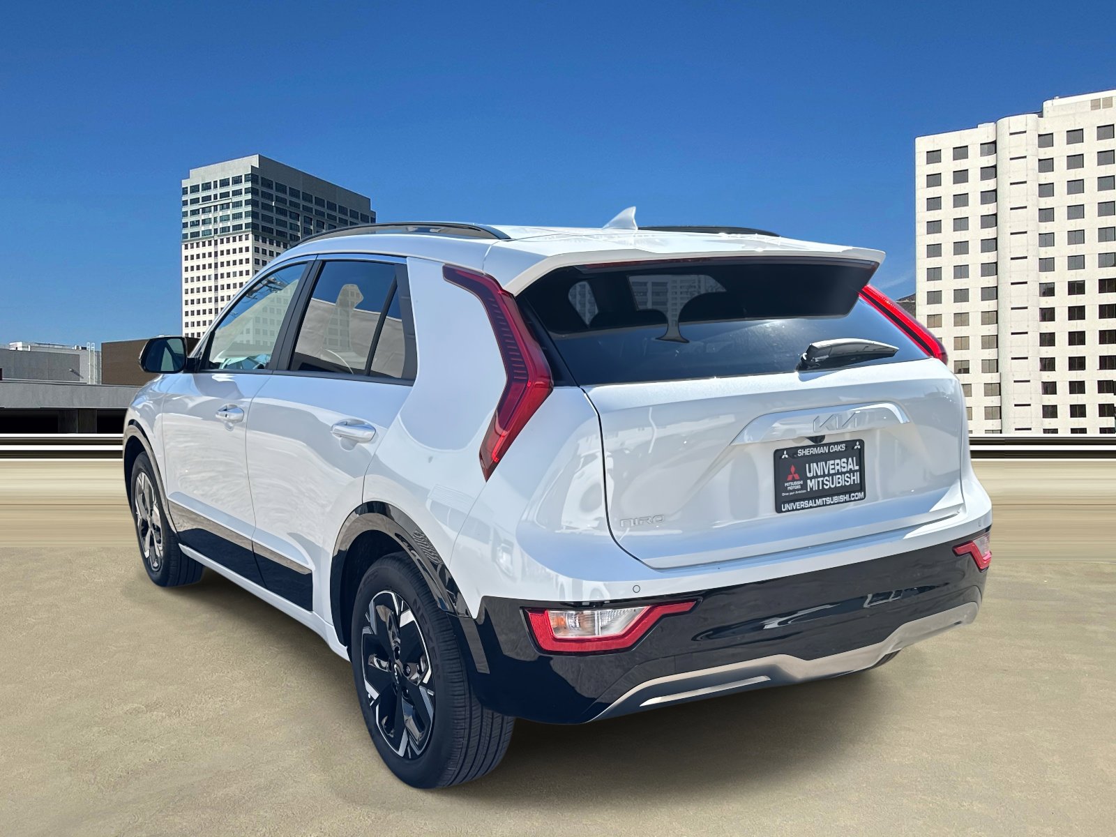 Used 2025 Kia Niro Wind image 3