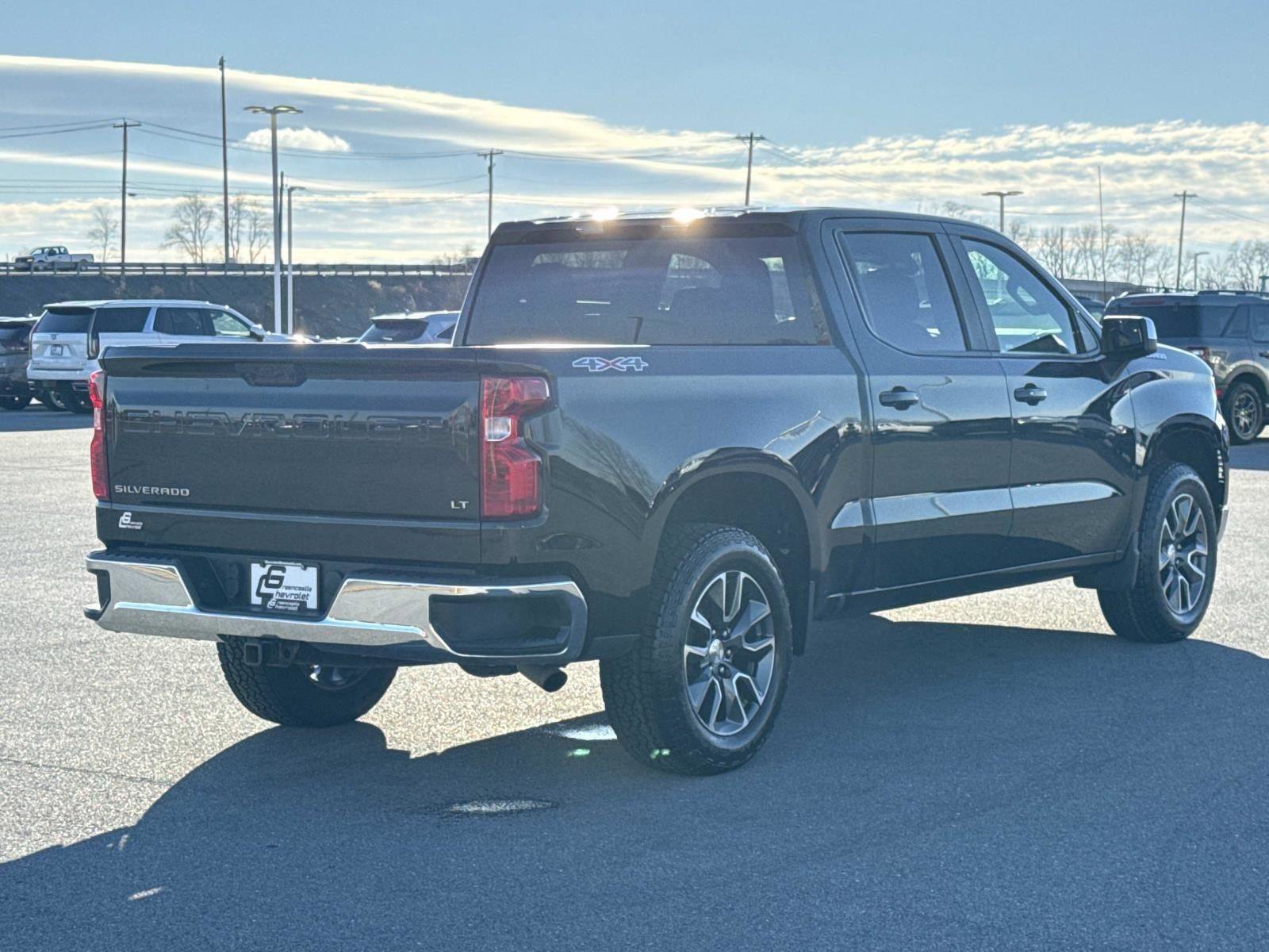 Used 2023 Chevrolet Silverado 1500 LT image 24