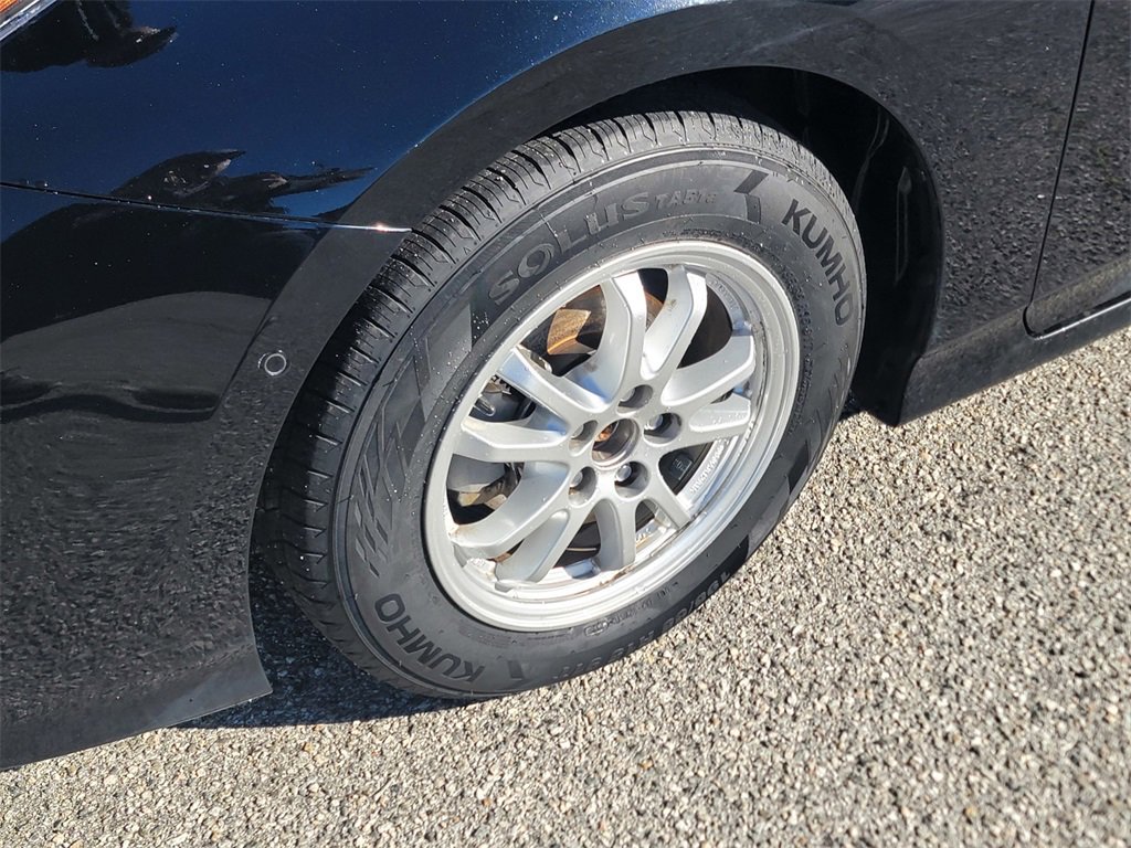 Used 2020 Toyota Prius LE image 11