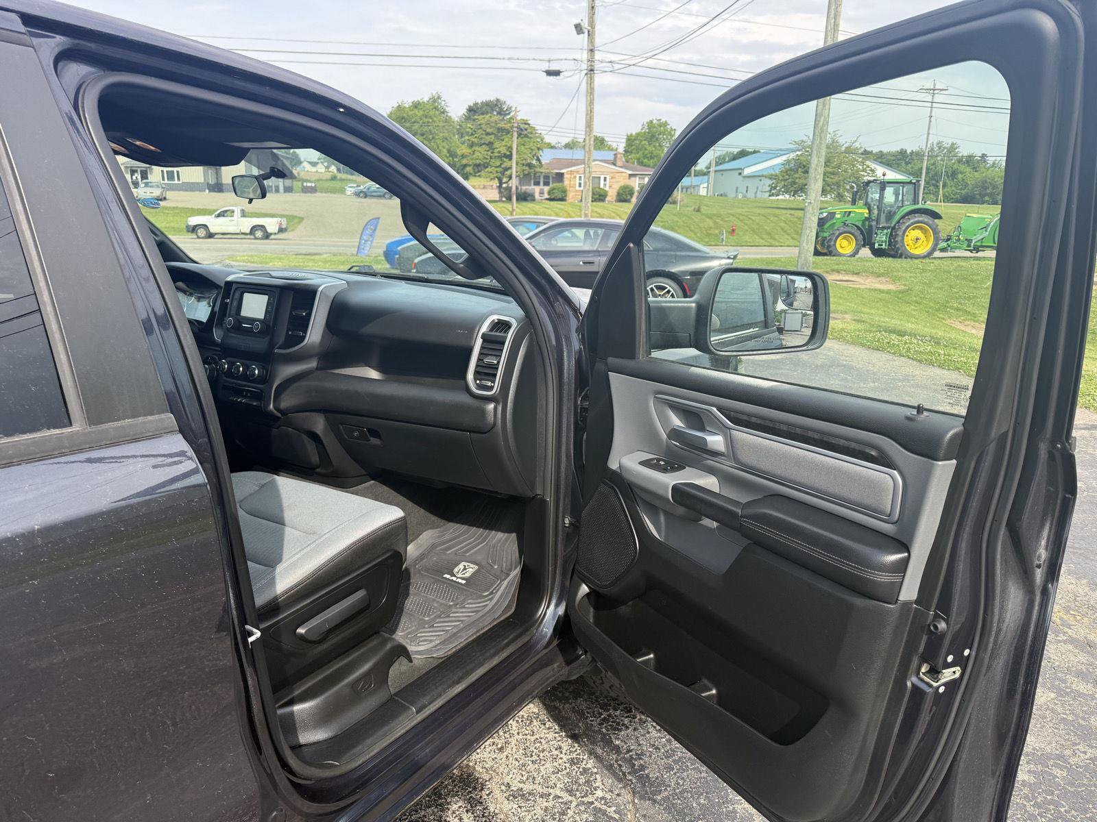 Used 2021 RAM 1500 Big Horn AWD/4WD image 34