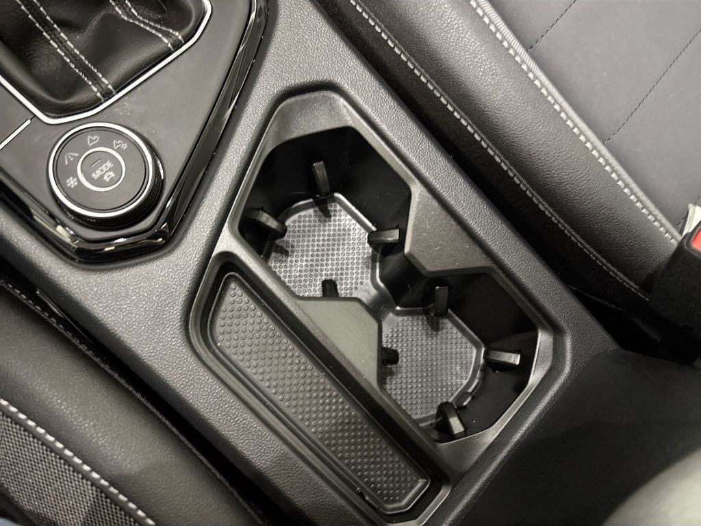 Certified 2024 Volkswagen Taos SE w/ Panoramic Sunroof Package image 15