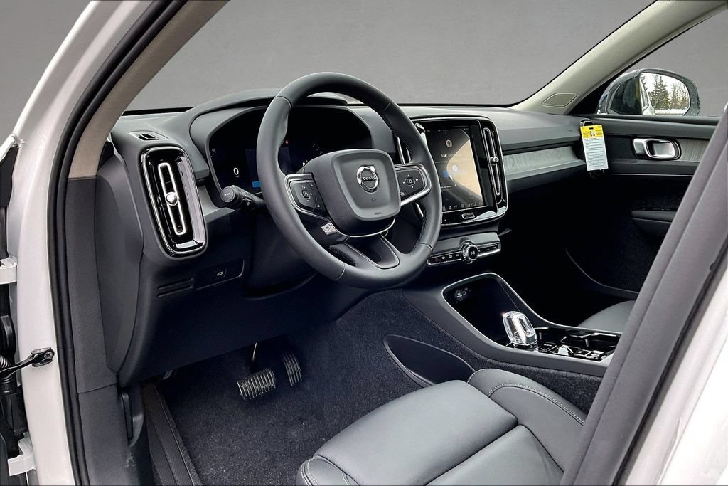 New 2026 Volvo XC40 B5 Plus w/ Protection Package Premier AWD/4WD image 7