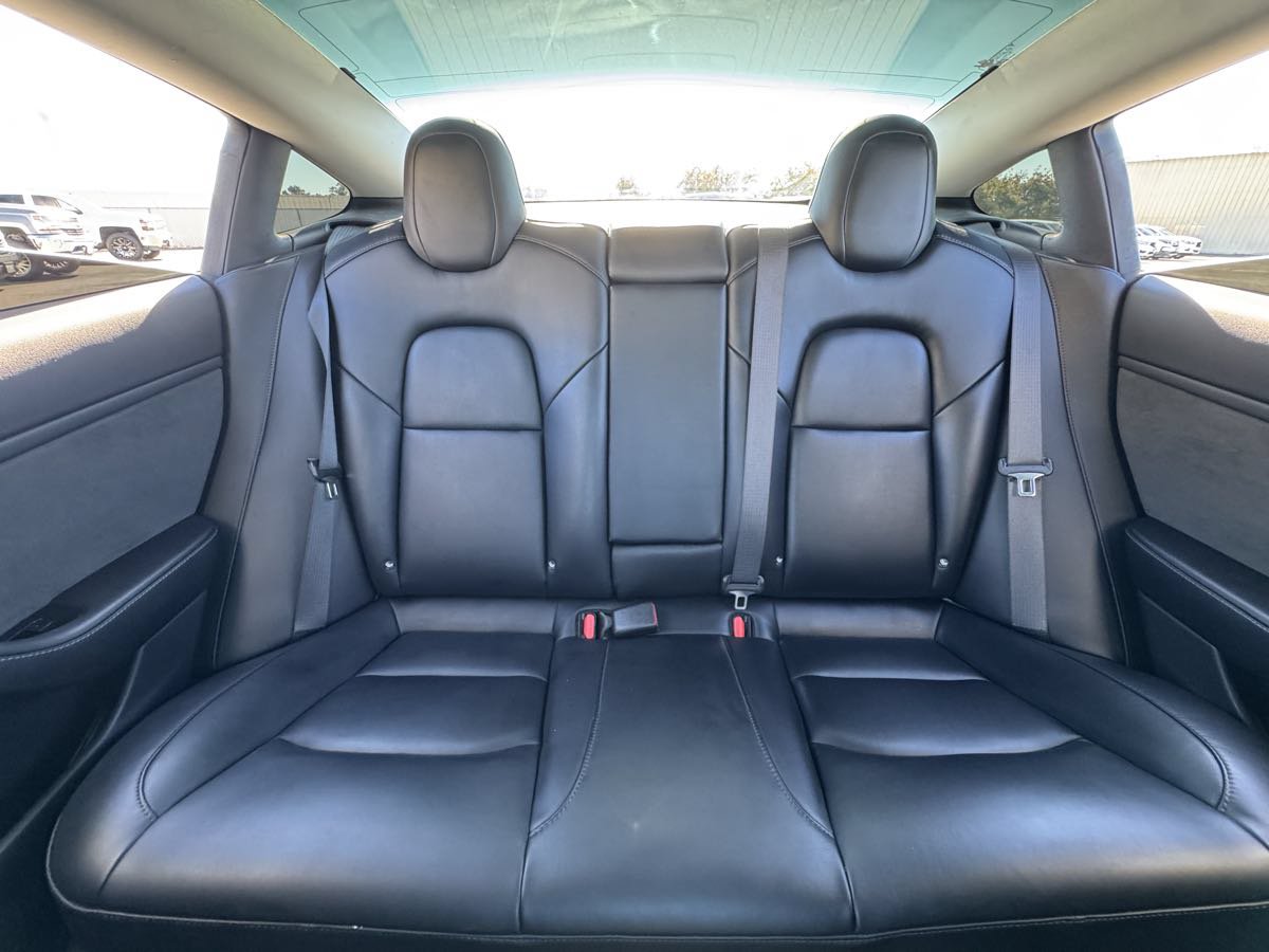 Used 2018 Tesla Model 3 Long Range RWD image 34