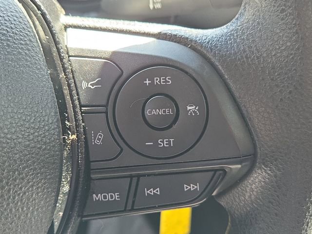 Used 2022 Toyota RAV4 LE FWD image 22