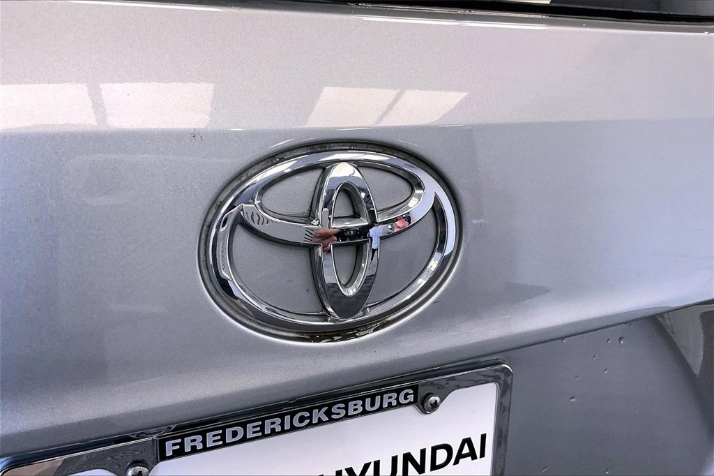 Used 2022 Toyota Highlander L image 6