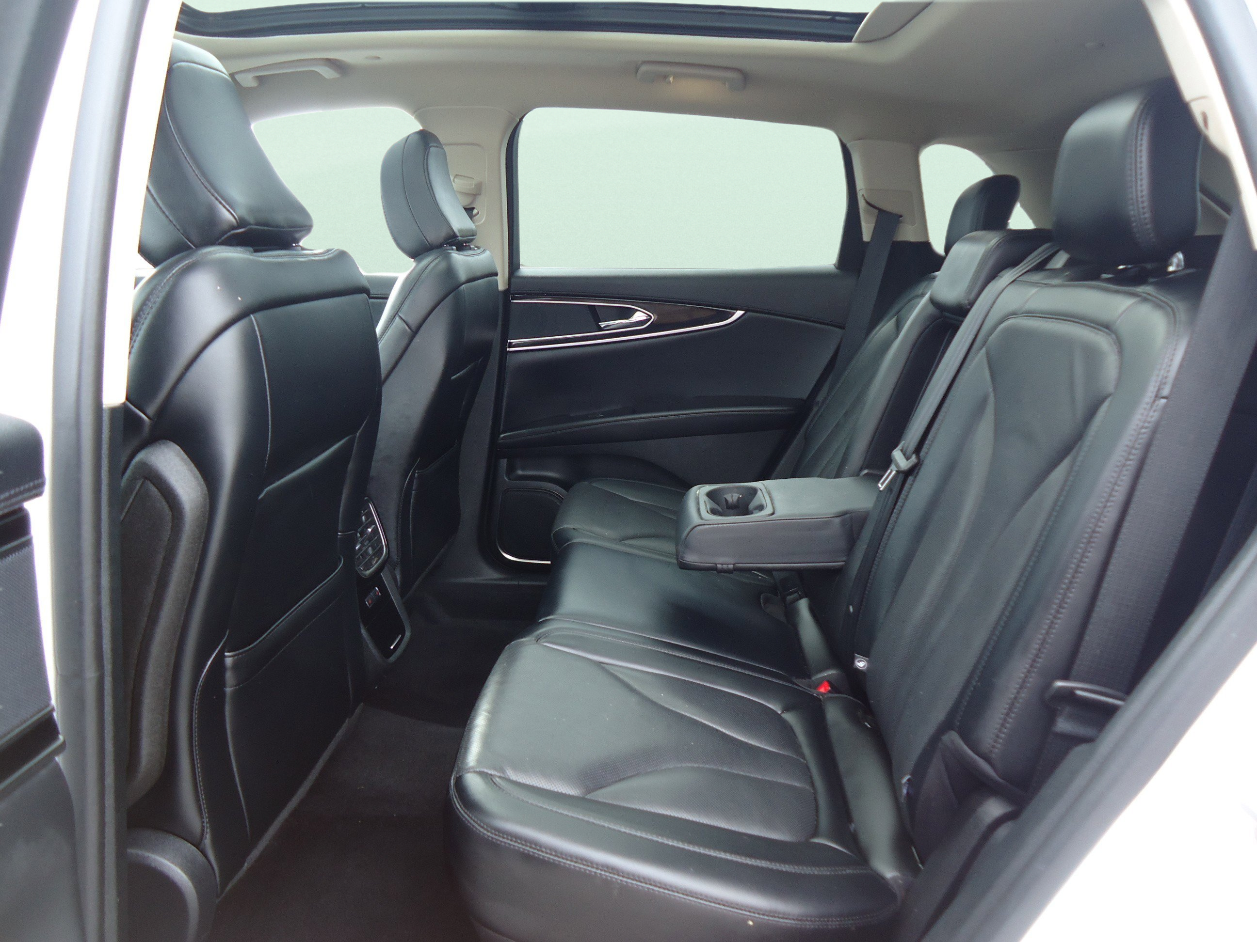 Used 2023 Lincoln Nautilus Reserve AWD/4WD image 28