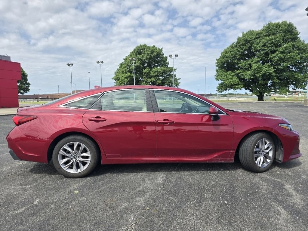 Certified 2019 Toyota Avalon XLE w/ Moonroof Package FWD image 17