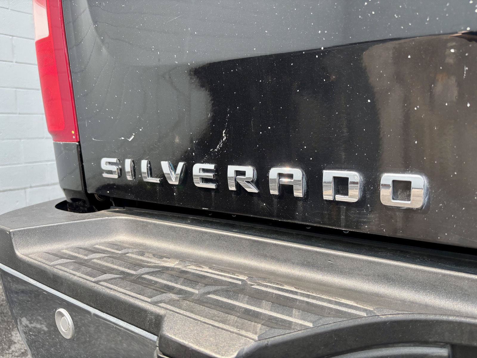Used 2014 Chevrolet Silverado 2500 LTZ w/ LTZ Plus Package AWD/4WD image 18