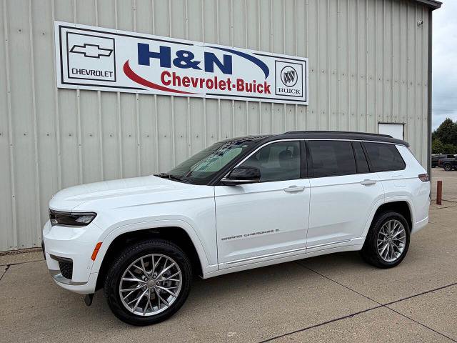 Used 2025 Jeep Grand Cherokee L Summit w/ Luxury Tech Group V AWD/4WD image 1