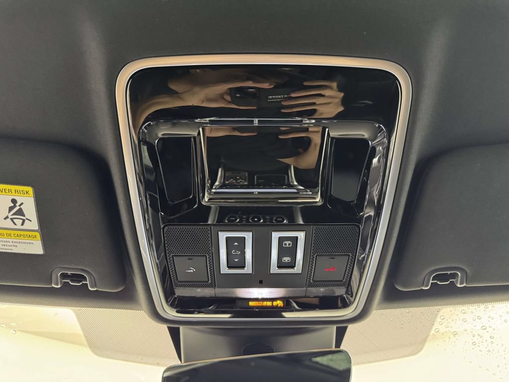 Used 2017 Land Rover Range Rover Sport HSE AWD/4WD image 25