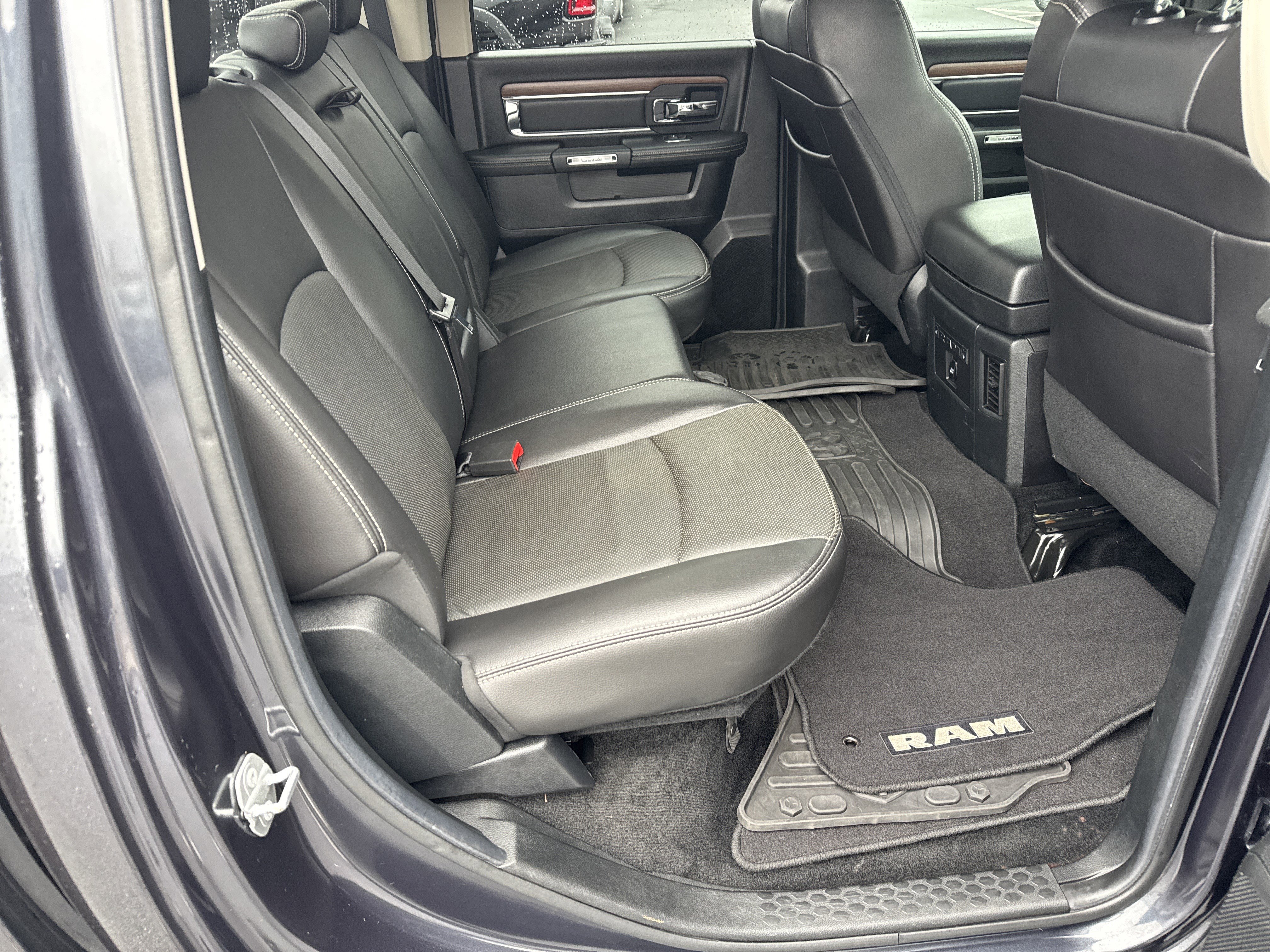 Used 2016 RAM 1500 Laramie w/ Convenience Group image 19