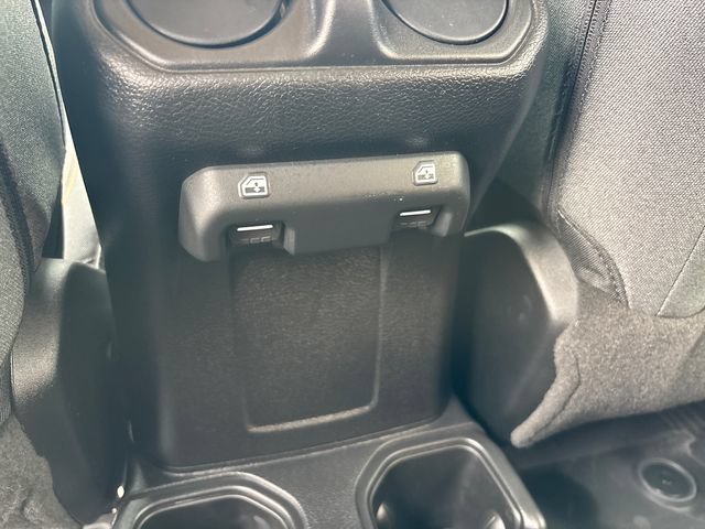 Used 2025 Jeep Wrangler Unlimited Sport AWD/4WD image 13