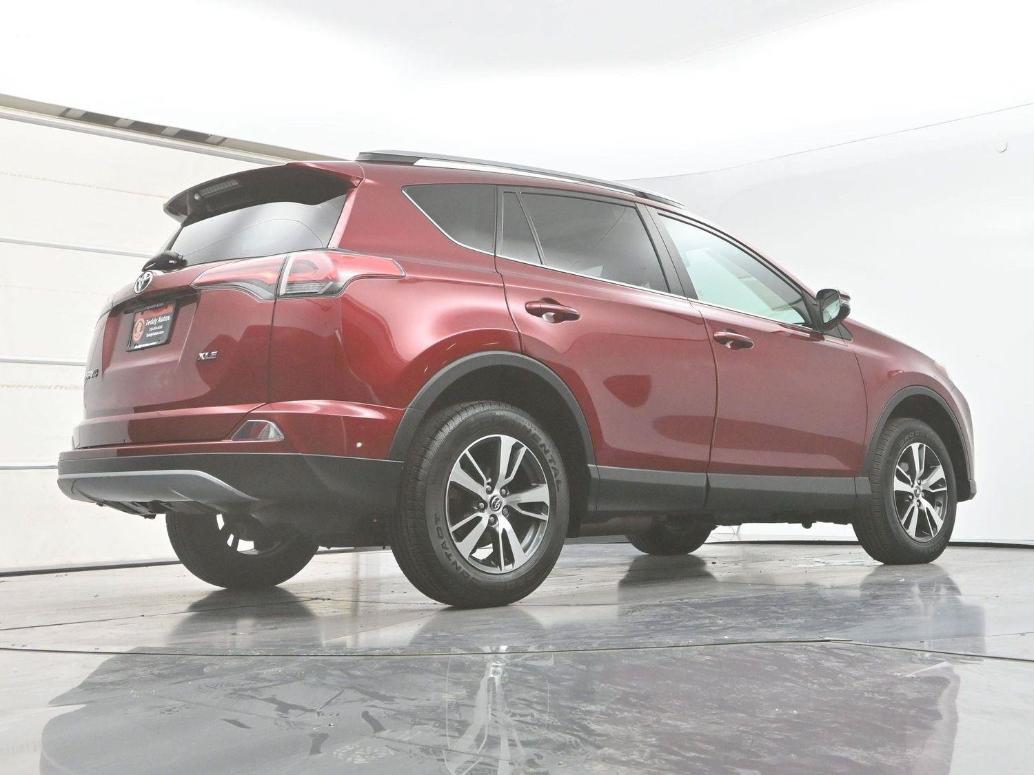 Used 2018 Toyota RAV4 XLE FWD image 29