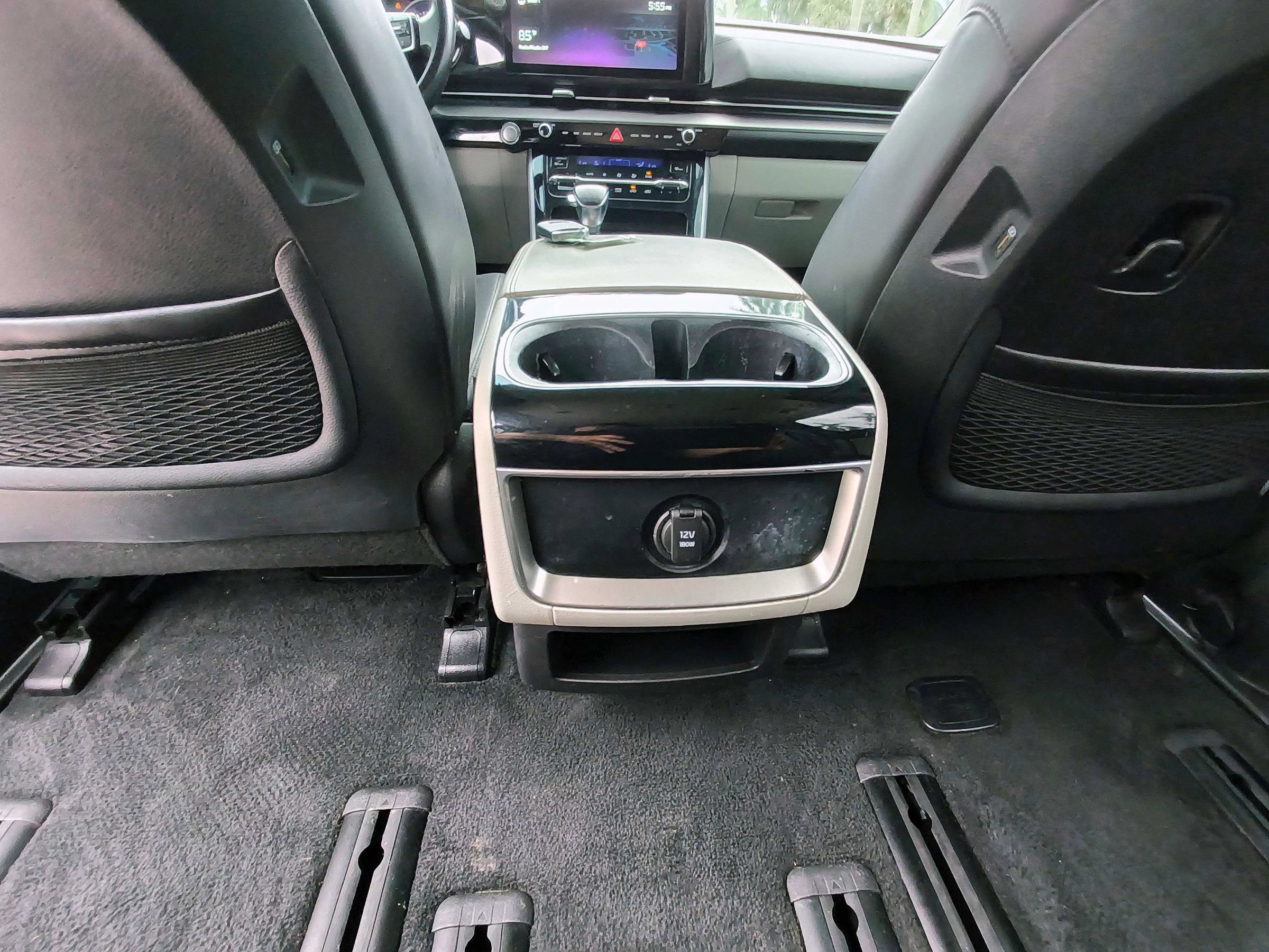 Used 2022 Kia Carnival EX FWD image 30