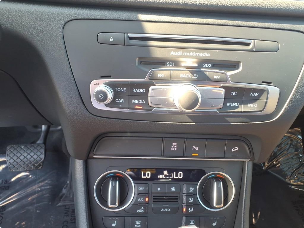 Used 2018 Audi Q3 2.0T Premium Plus w/ Premium Plus Package image 24