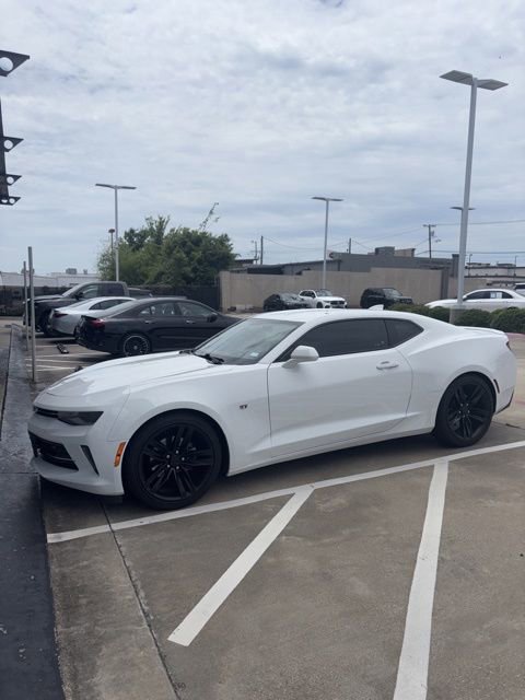 Used 2018 Chevrolet Camaro LT RWD image 1