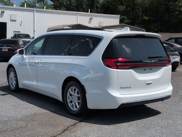 Used 2022 Chrysler Pacifica Touring-L FWD image 8