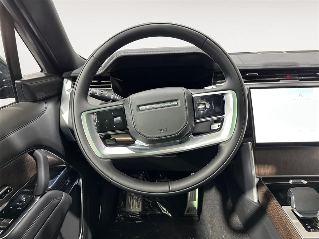 Used 2025 Land Rover Range Rover SE AWD/4WD image 11